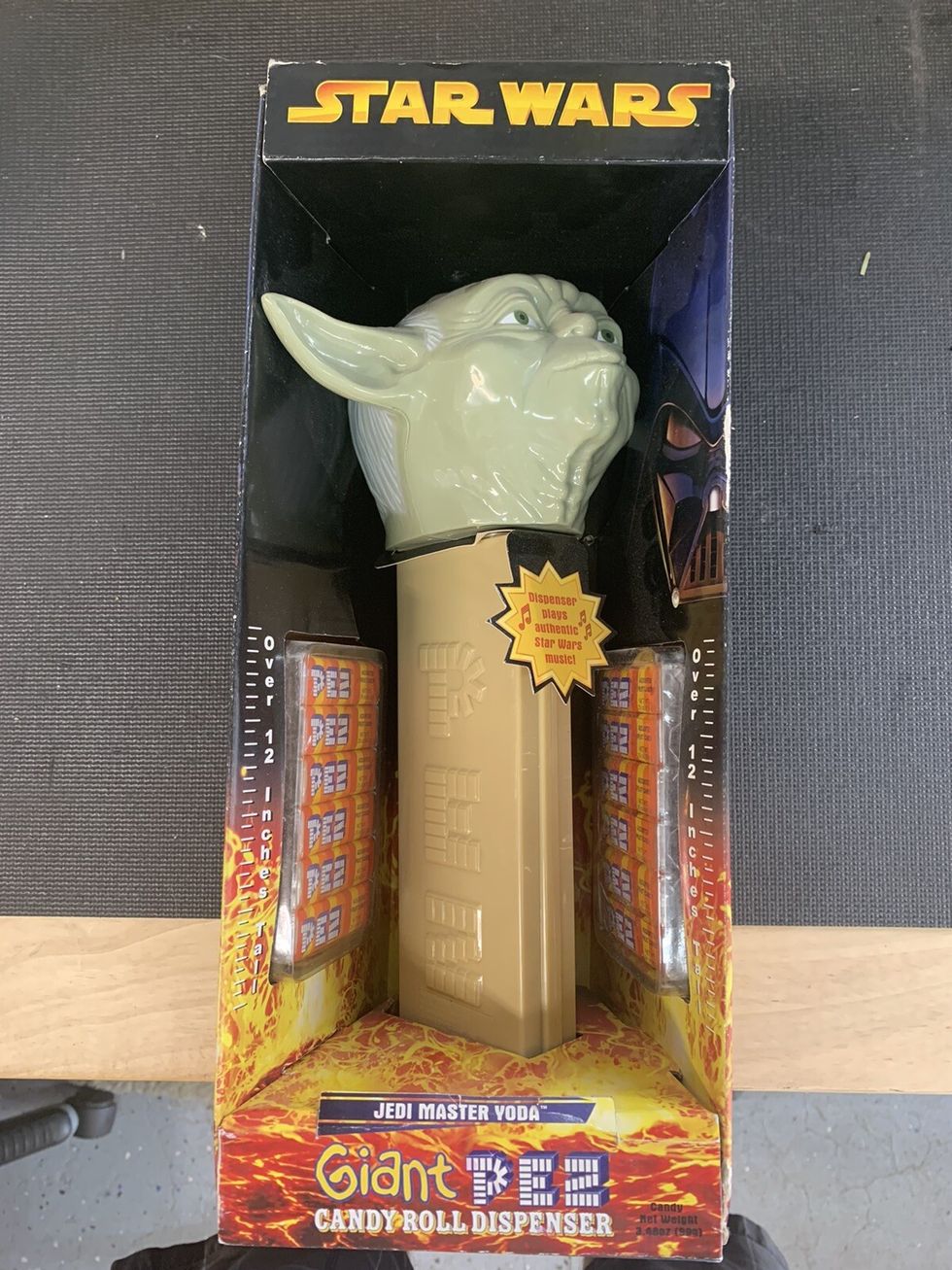 Star Wars Giant Yoda PEZ Dispenser | eBay