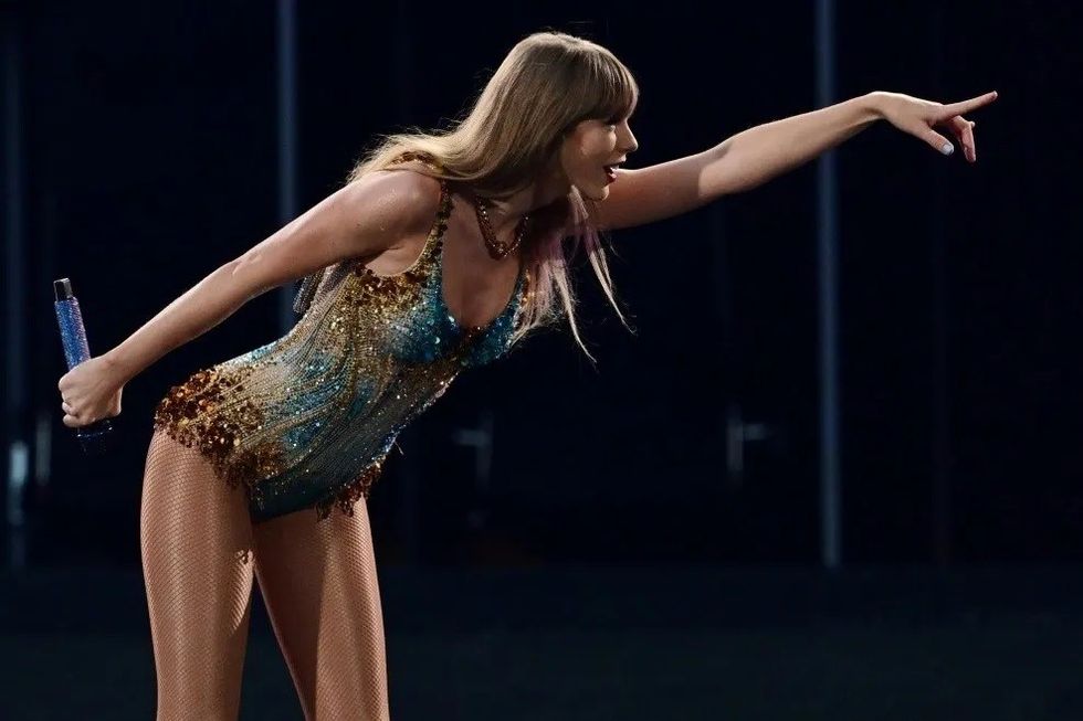 STP L jea 16 TAYLOR SWIFT 0623