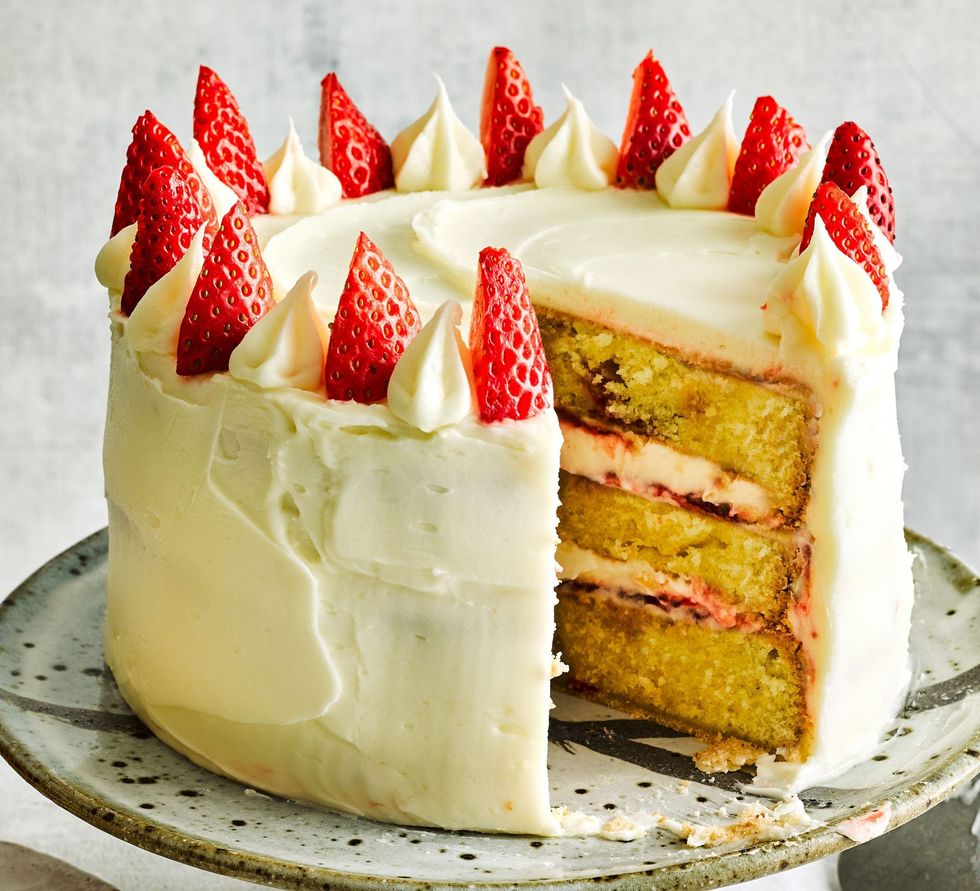 strawberry cake 8c9a6b6 scaled