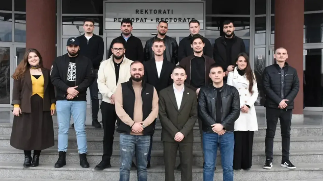 Protesta më 6 prill, studentët shqiptarë kërkojnë mbështetjen e stafit akademik dhe profesional Protesta më 6 prill, studentët shqiptarë kërkojnë mbështetjen e stafit akademik dhe profesional
