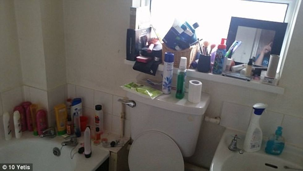 Studentët konkurrojnë për banesën më të papastër foto 5