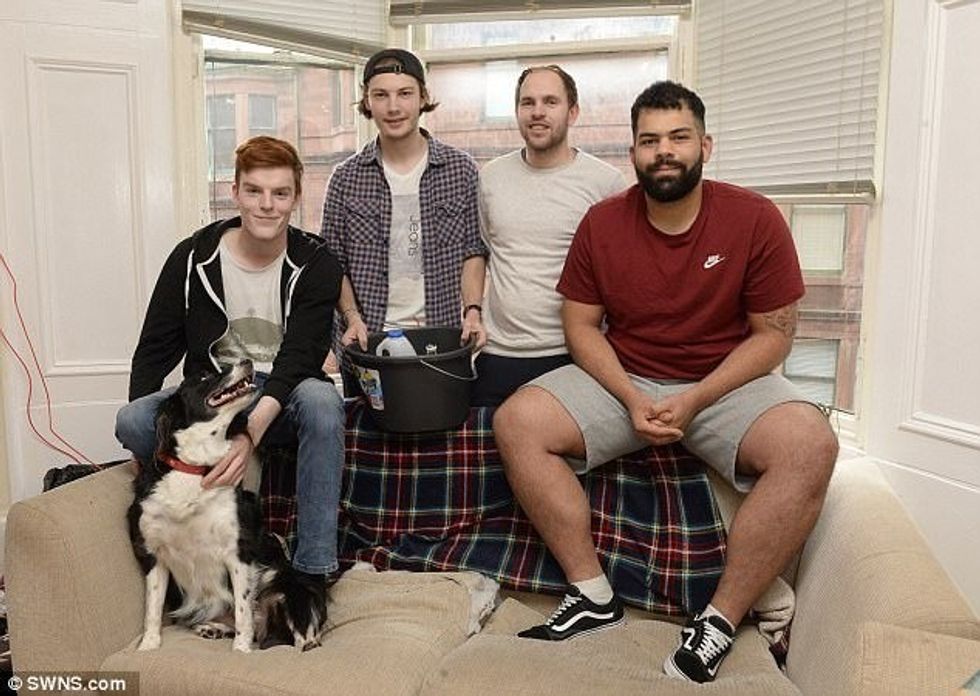 Studentëve dembel iu ndalohet furnizimi permes terheqjes se koves me litar foto 3