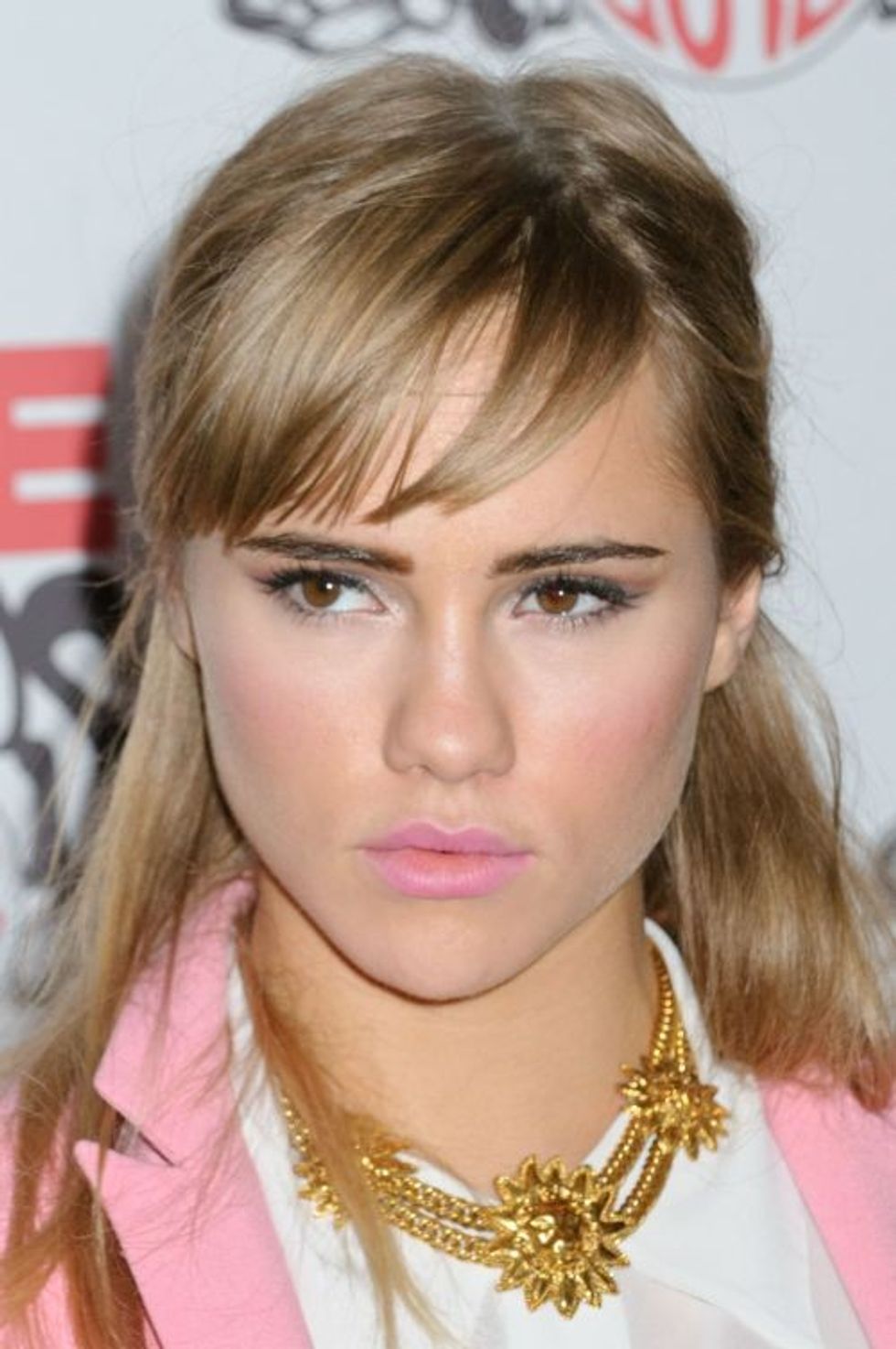 Suki Waterhouse makeup2