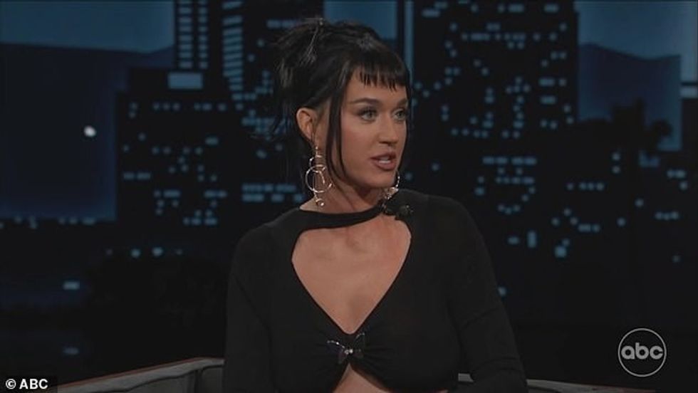 Superylli i popit zbuloi çuditërisht në shkurt gjatë një paraqitjeje në Jimmy Kimmel Live se ky do të ishte sezoni i saj i fundit si gjyqtare në American Idol.