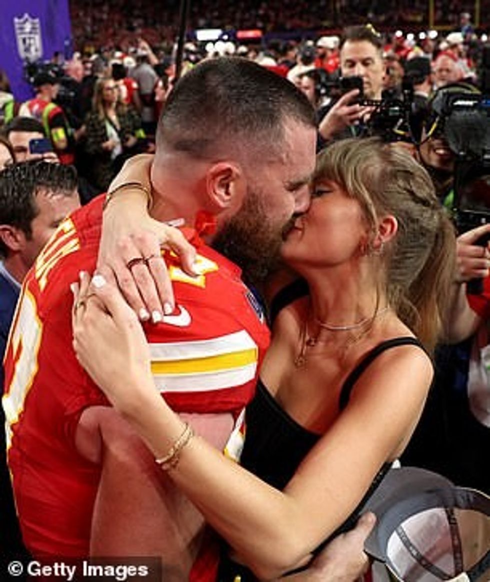 Swift's relationship with Travis Kelce kicked off around the same time