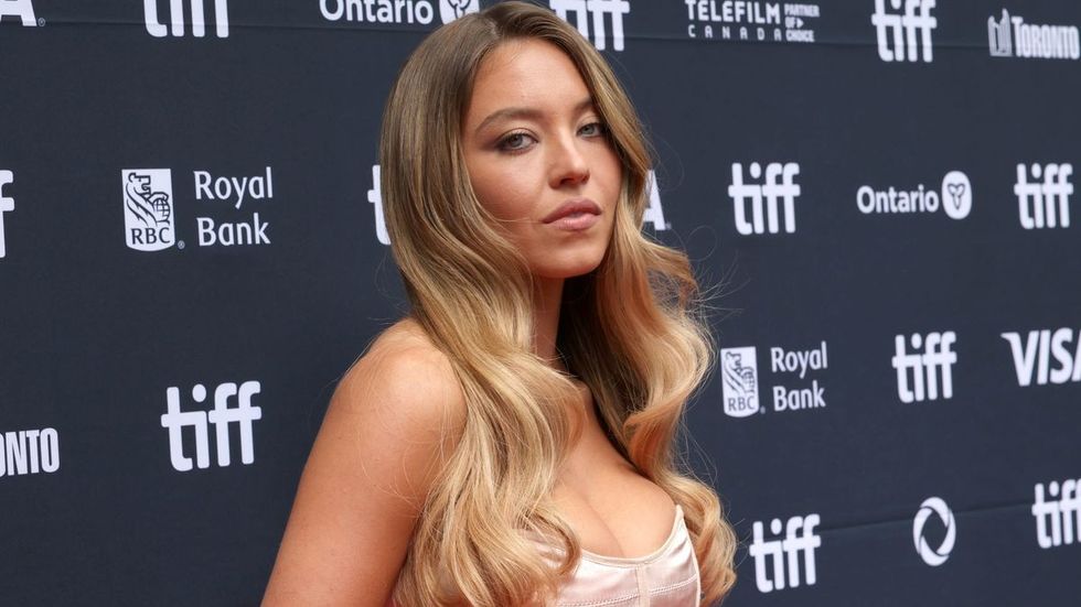 Aktorja Sydney Sweeney zbulon se është beqare