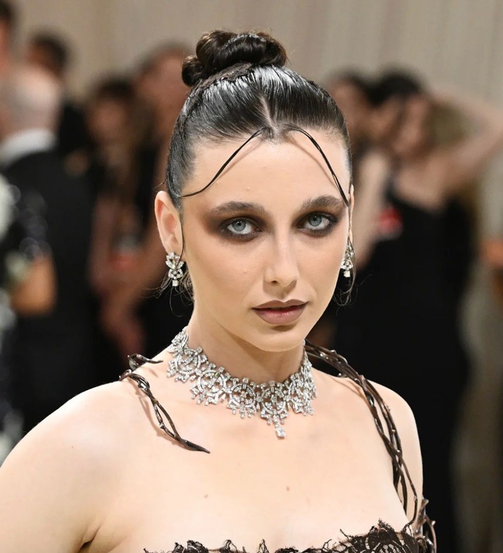 Syte smokey te Emma Chamberlain