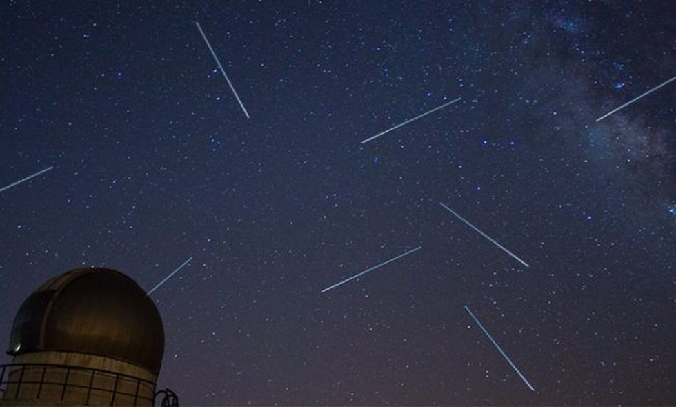 Take a Look at the Sky Lyrid Meteor Shower Will Dazzle Watchers This Month 1