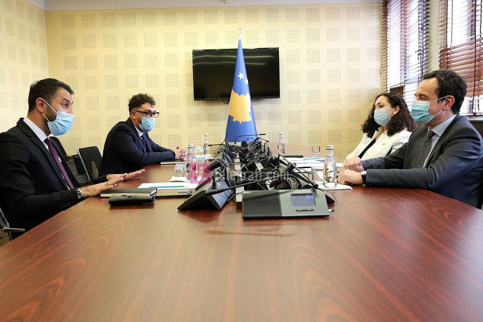 Takimi Albin Kurti e Vjosa Osmani me Elbert Krasniqi komuniteti egjiptian Iniciativa e re Demokratike e Kosoves foto Ridvan Slivova 1