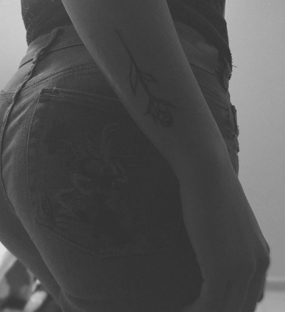 Tatuazhi i ri i Beatrix Ramosaj. Foto nga Instagram