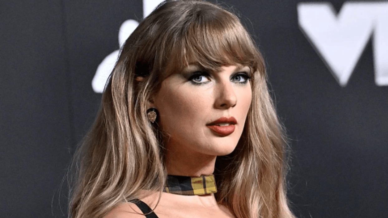 Taylor Swift për këngën “Love Story”: E shkrova kur prindërit nuk më lejonin të dilja me një djalë më të madh në moshë