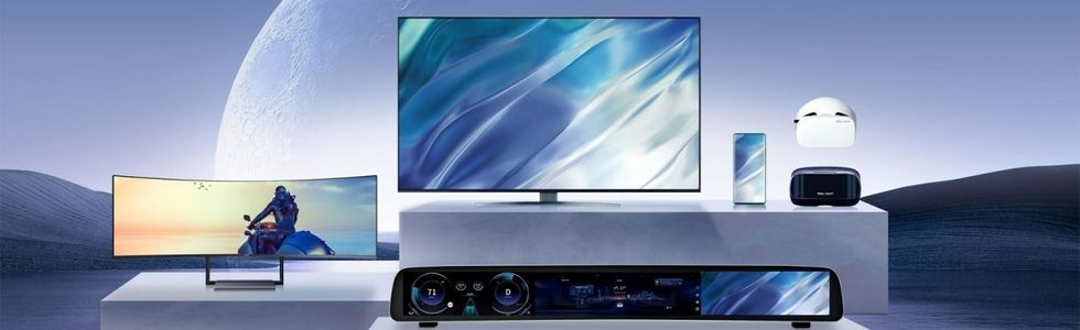 TCL unveils 47.5” automotive curved display in Los Angeles