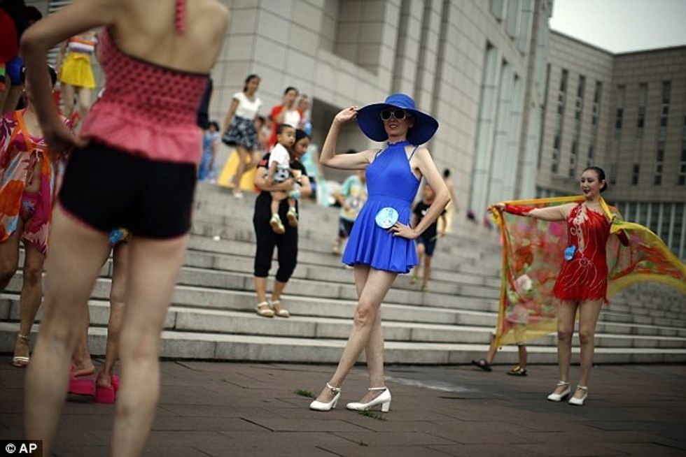 Të moshuarat shfaqen në bikini per te treguar se bukuria nuk ka moshe foto 6