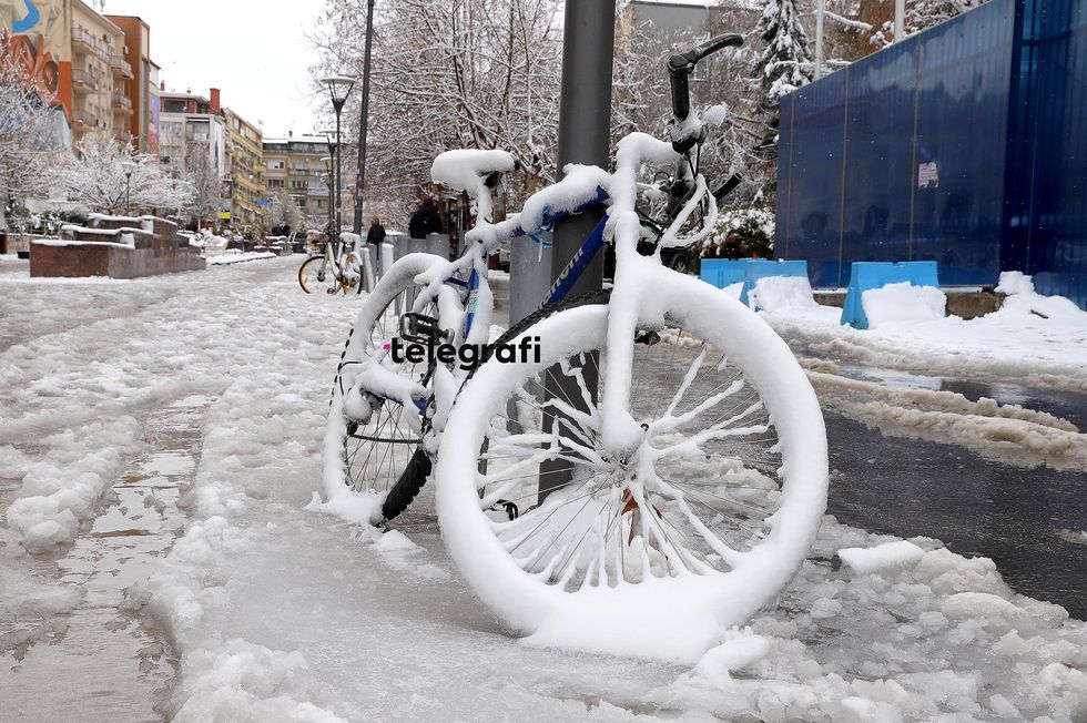te reshurat me bore ne muajin Prill ne Prishtine foto Ridvan Slivova 42