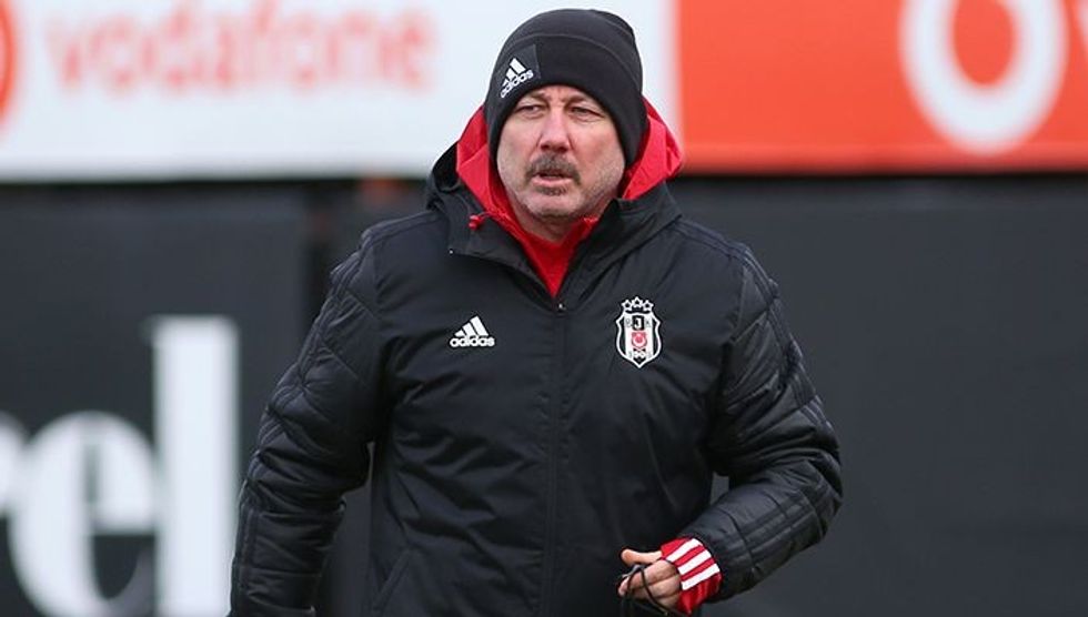 teknik direktorumuz sergen yalcin takimimizla ilk antrenmanina cikti