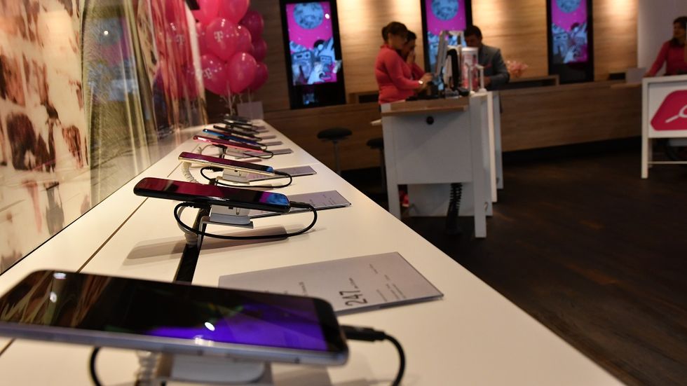 Telekom 1
