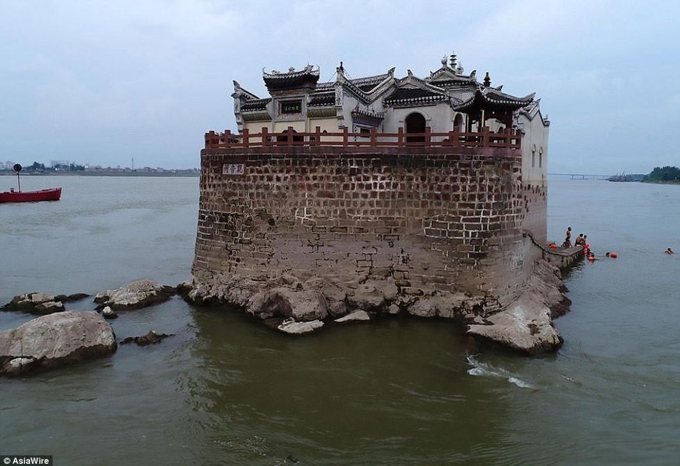 Tempulli i lashtë 700 vjet ka qëndruar edhe kur niveli ujit arrinte deri dhjetë metra foto 3