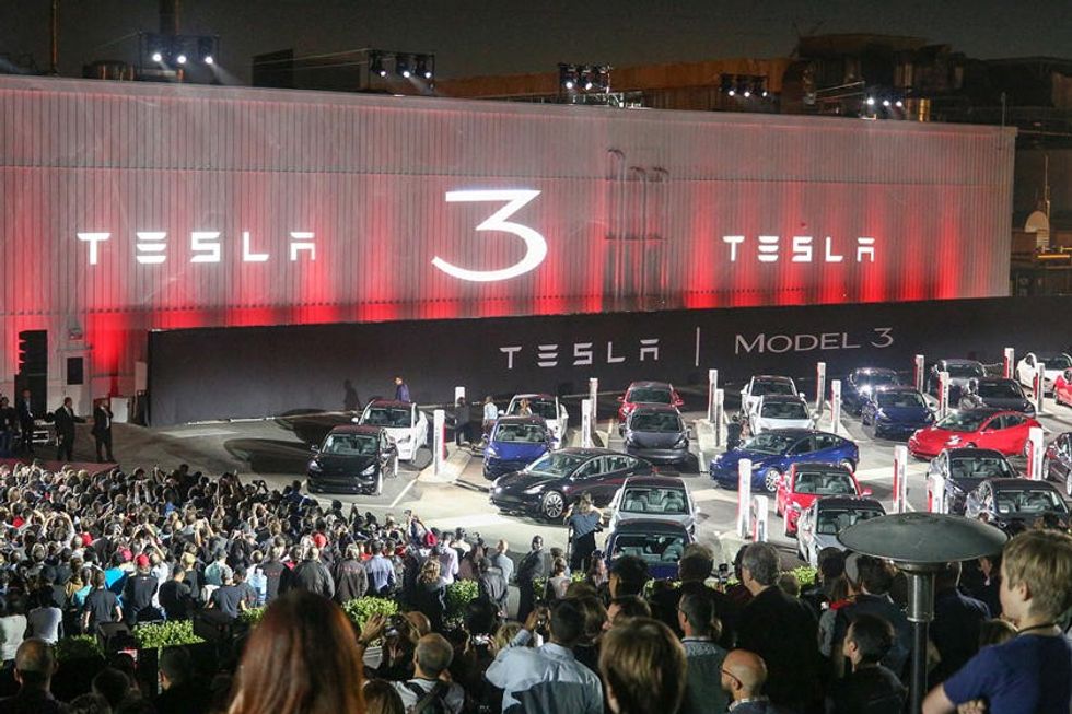 Tesla foto 4 1