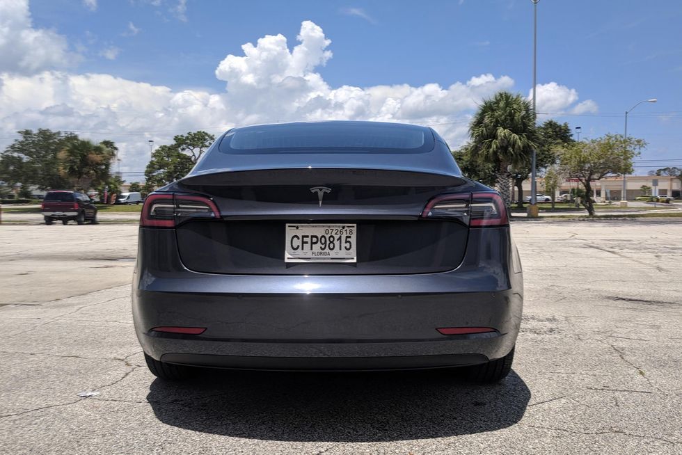 Tesla foto 4