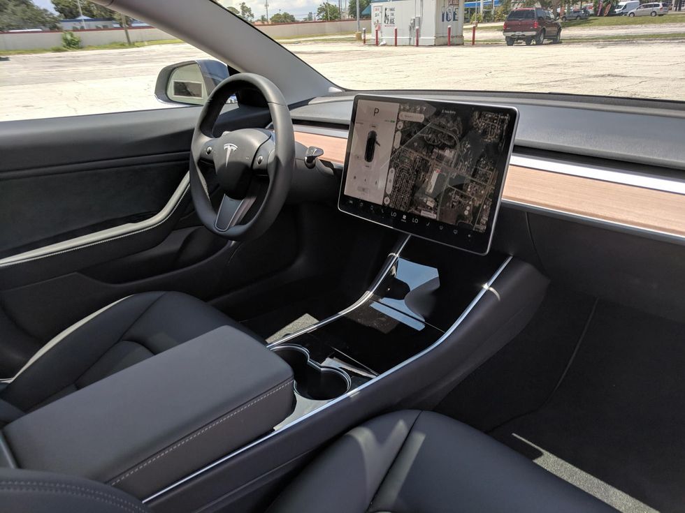 Tesla foto 6