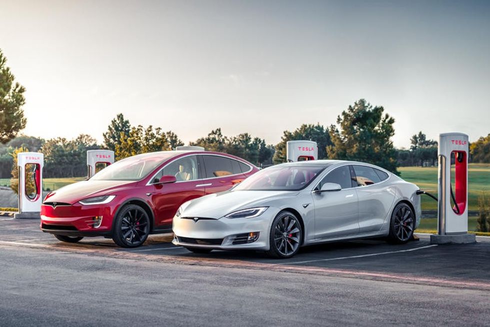 Tesla foto 6