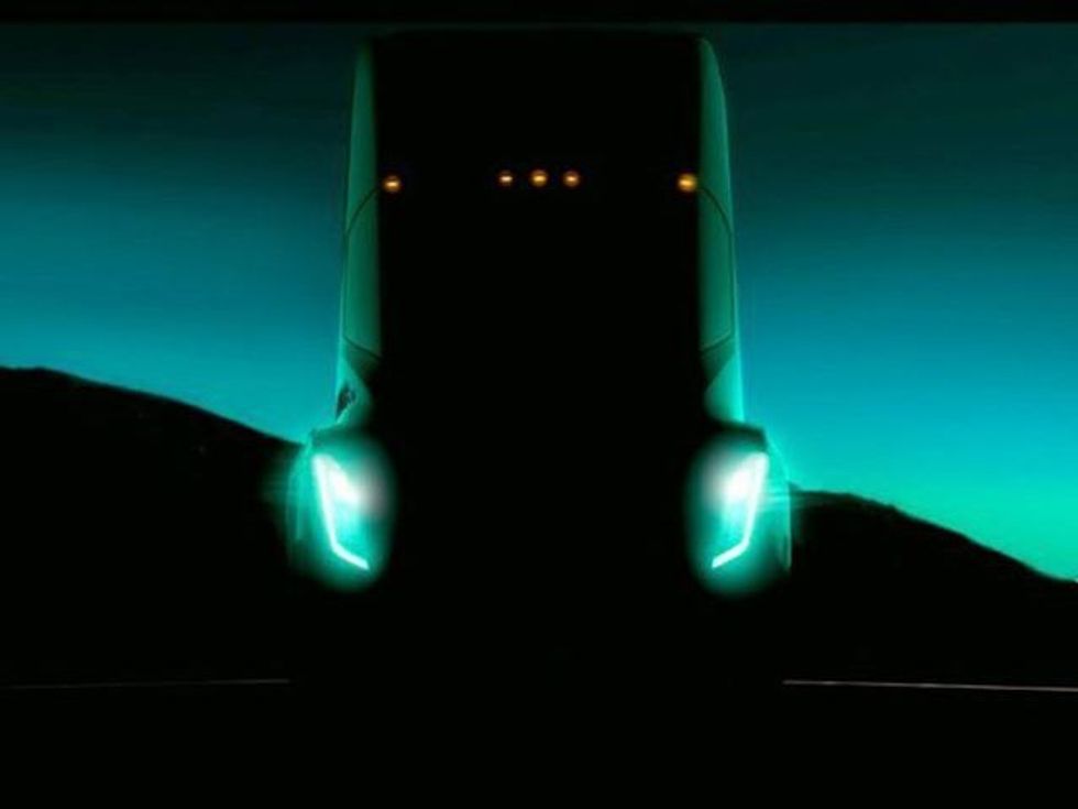 Tesla lanson makinën për transport të mallrave qe eshte komplet elektrike foto 2
