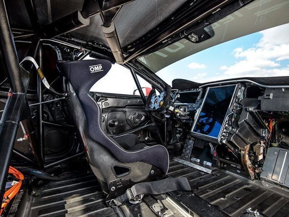 Tesla me makinë garash që arrin nga zero deri në 100 kilometra në orë për dy sekonda foto 3