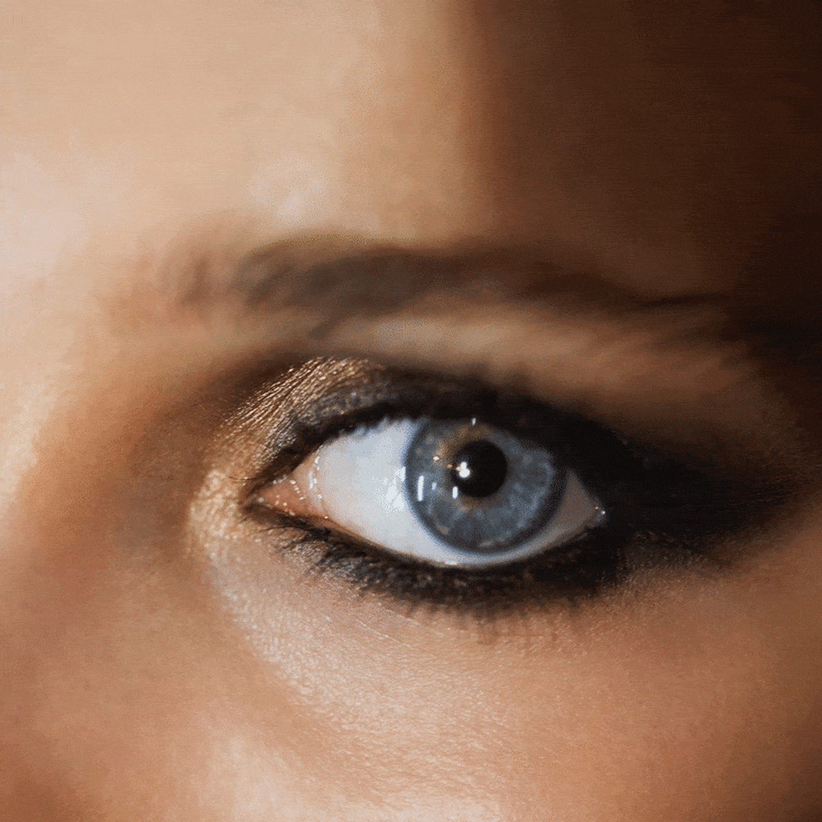 The Most Flattering Eyeshadow for Blue Eyes | Max Factor