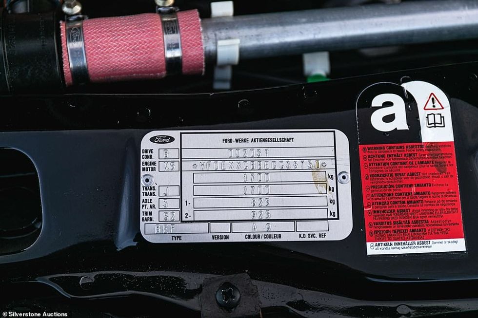 The total original car comes with matching engine and chassis numbers and is believed to be one of the best-kept Sierra RS500 Cossies in the country