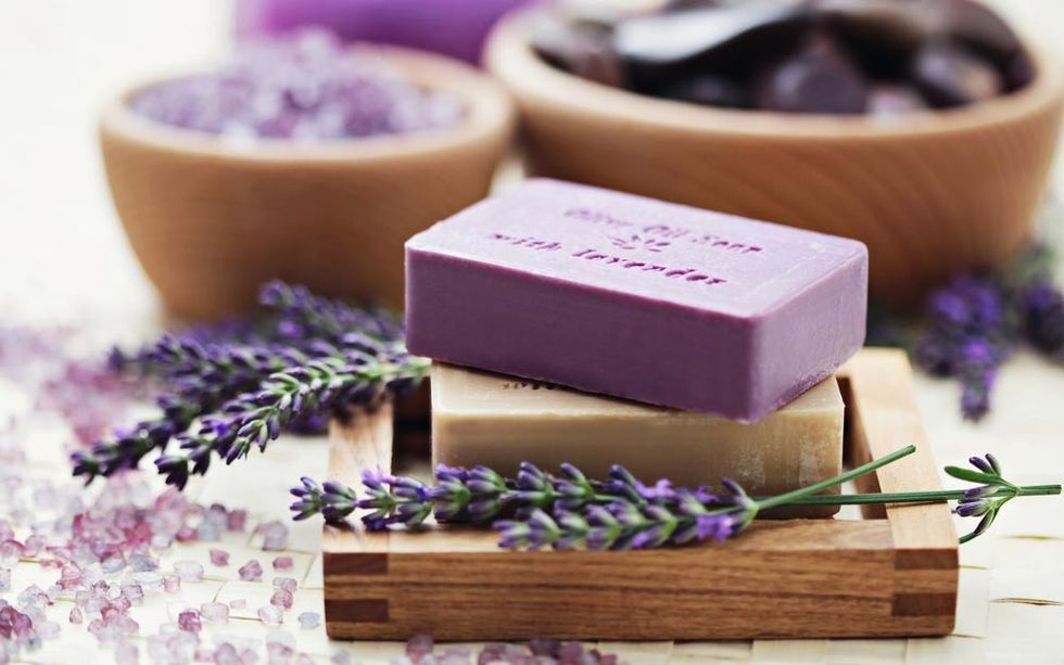 This Is How a Bar of Soap Can Help You Get a Better Night’s Sleep 88264198 matka Wariatka FT