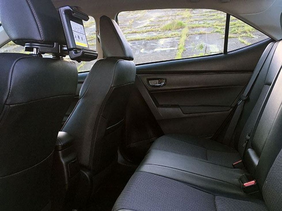 Thjeshtësia e Toyota Caroll ka bere qe te jete i mire dhe praktik foto 6