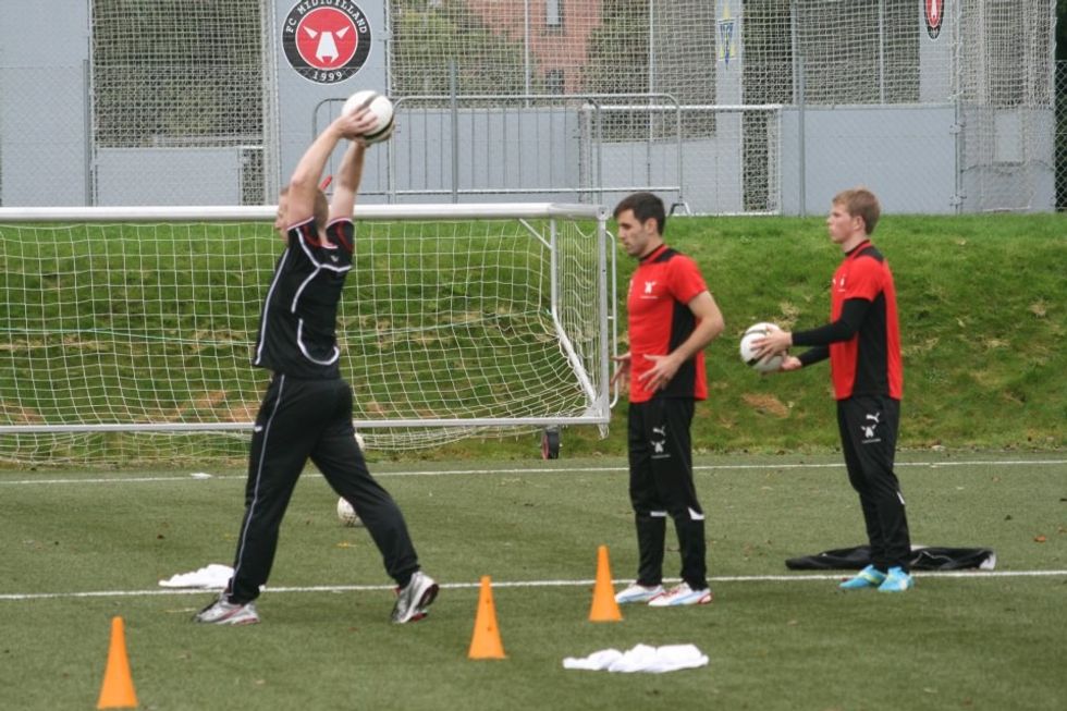 Thomas Gronnemark teaches the long, quick and clever throw-in techniques at Liverpool