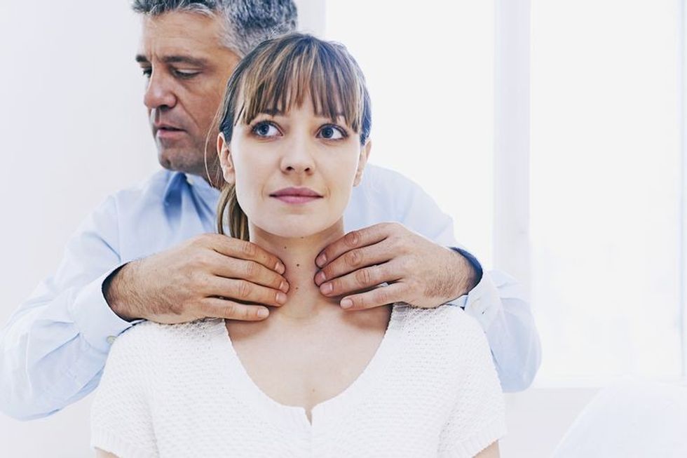 thyroidexam e5acd27211b5403d80858e8f150bb6fd