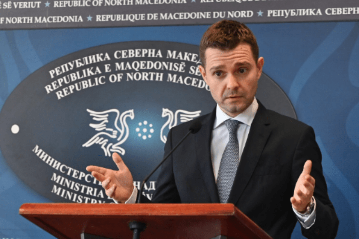Mucunski: Mbi 60 përqind e kandidatëve të rinj për ambasadorë janë diplomatë profesionistë Mucunski: Mbi 60 përqind e kandidatëve të rinj për ambasadorë janë diplomatë profesionistë