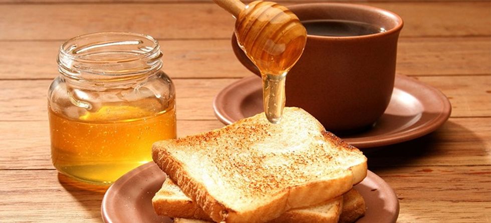 toasts_bread_honey_tea_20740_