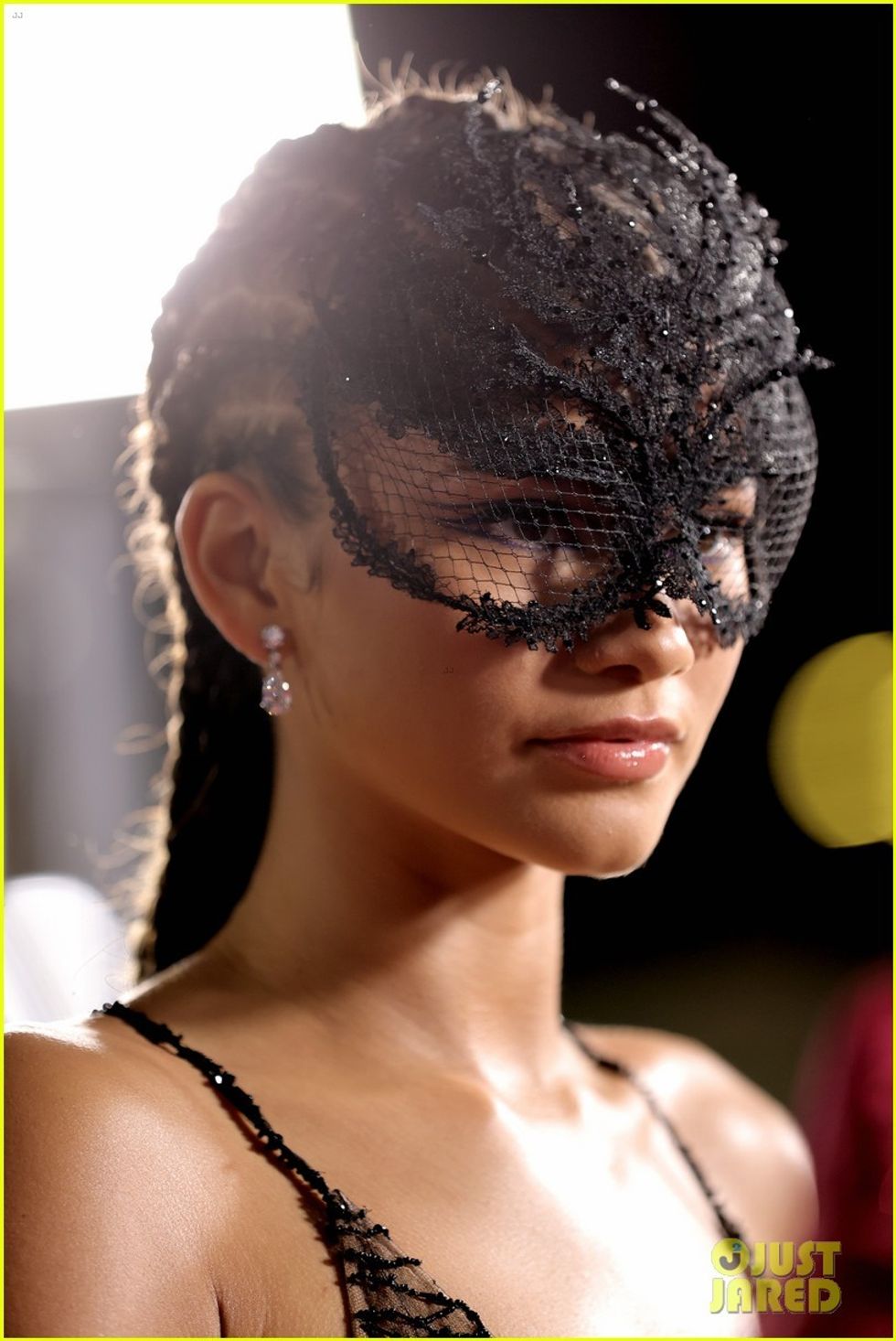 tom holland zendaya couple up spider man no way home premiere 13