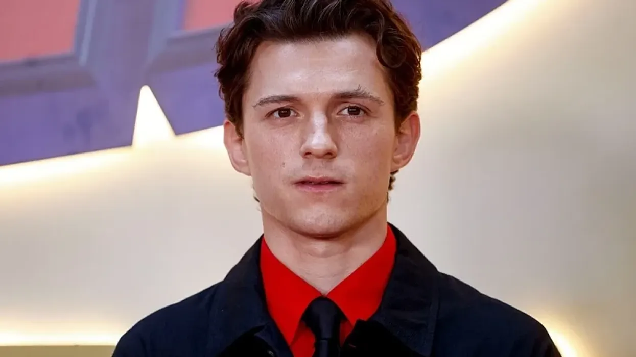 Tom Holland flet për herë të parë rreth thashethemeve se është martuar me Zendaya-n Tom Holland flet për herë të parë rreth thashethemeve se është martuar me Zendaya-n