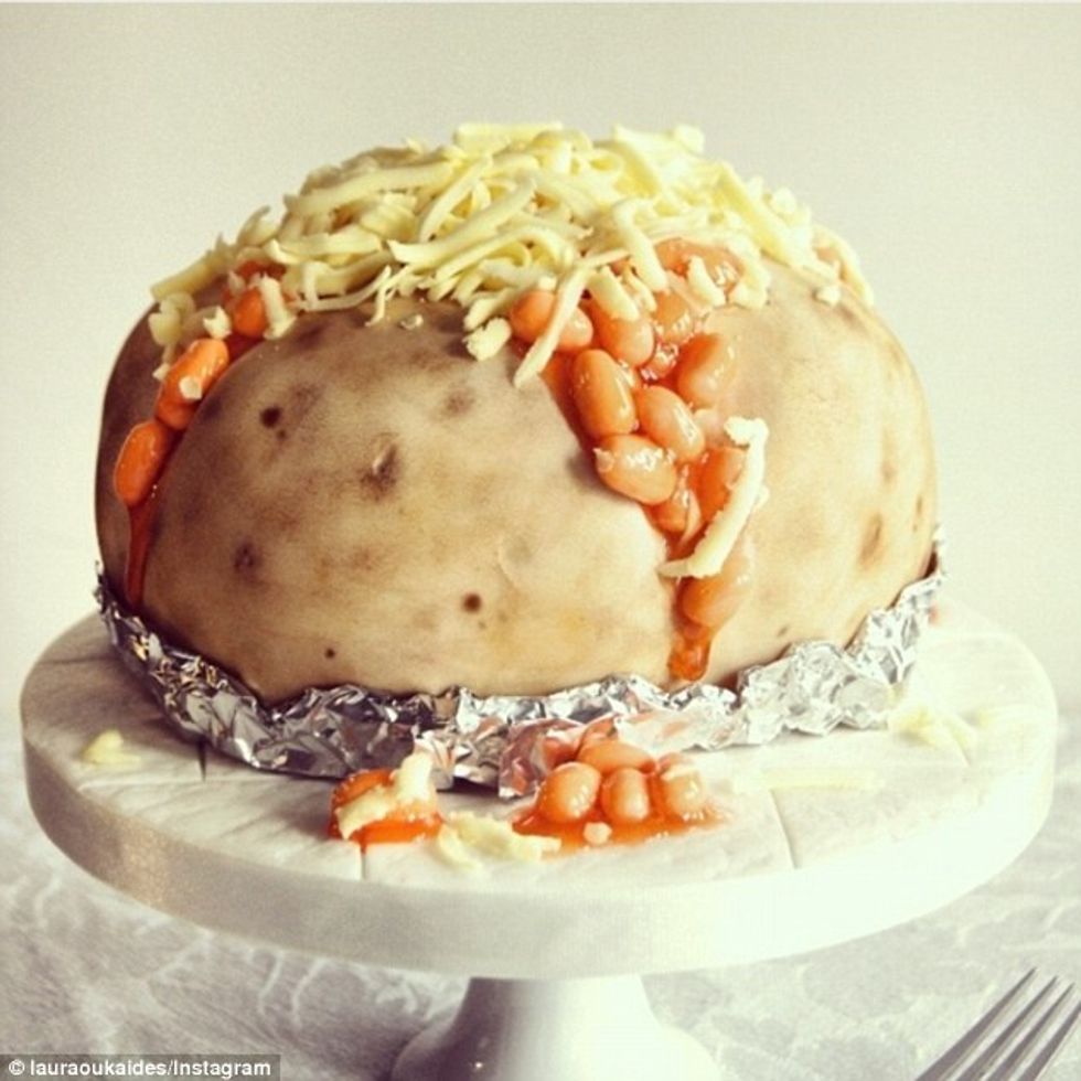 Tortat e pazakonta që duken sikur ushqime të shpejta foto 8