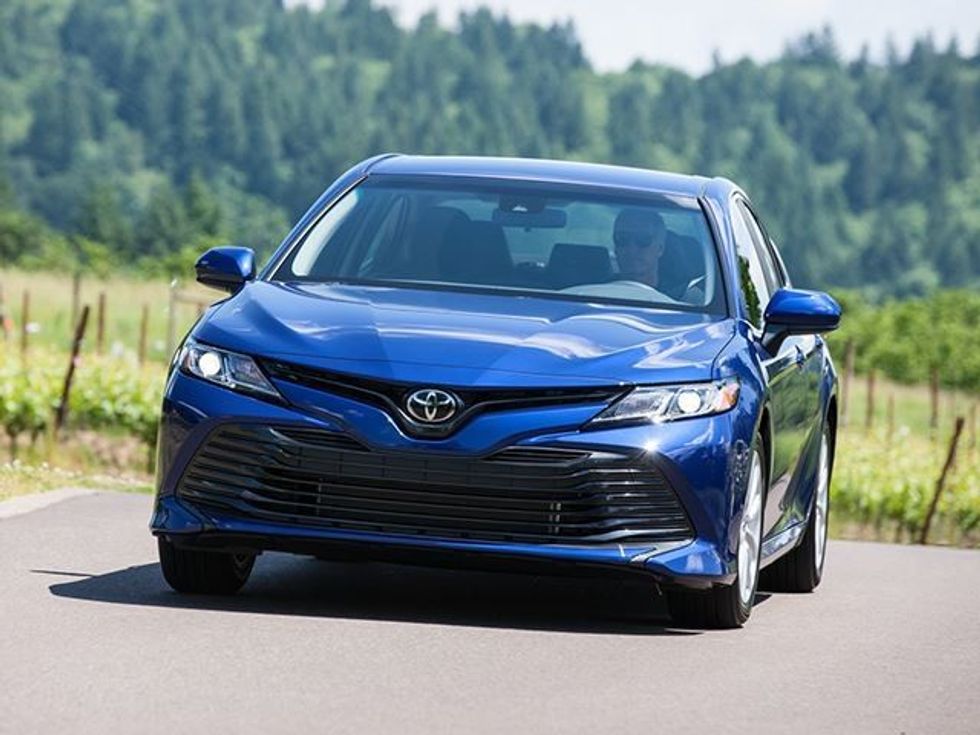 Toyota Camry që lansohet vitin që vjen do ti kete 300 kuajfuqi foto 2