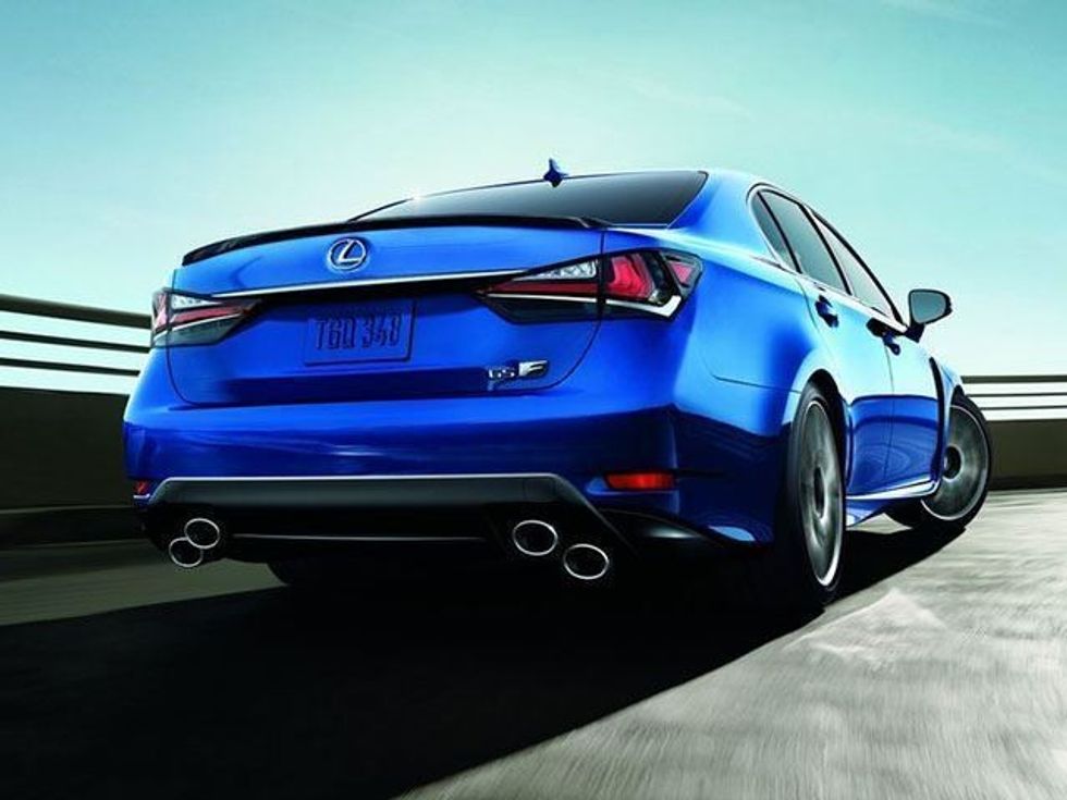 Toyota Crown i ri modeli qe do te konkurroje me Lexus ES foto 4