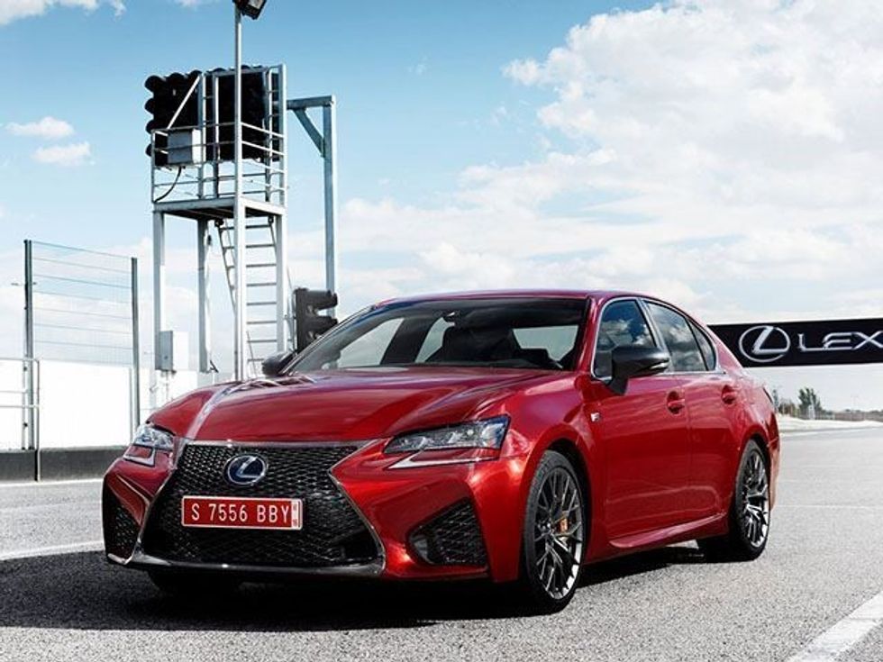 Toyota Crown i ri modeli qe do te konkurroje me Lexus ES foto 5