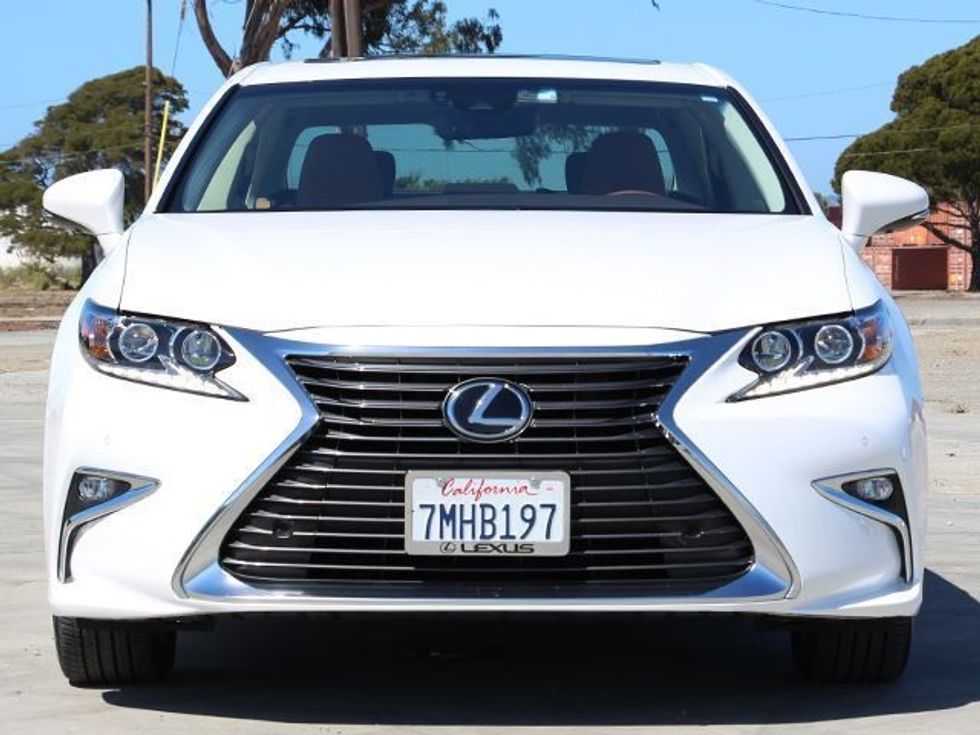 Toyota Crown i ri modeli qe do te konkurroje me Lexus ES foto 7