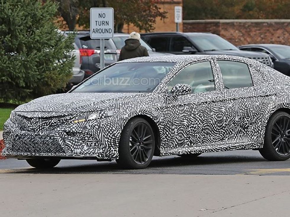 toyota-teston-modelin-camry-te-ri-me-dy-vecanti-te-pazakonta-foto-3