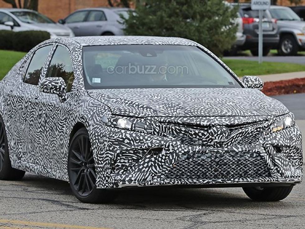 toyota-teston-modelin-camry-te-ri-me-dy-vecanti-te-pazakonta-foto-5