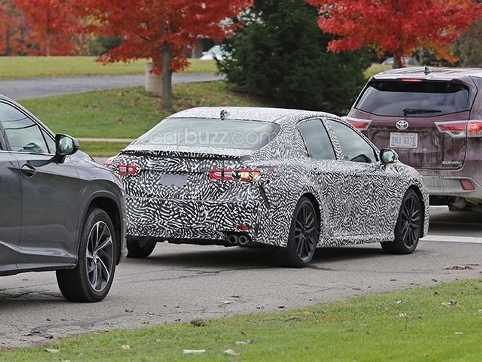 toyota-teston-modelin-camry-te-ri-me-dy-vecanti-te-pazakonta-foto-6