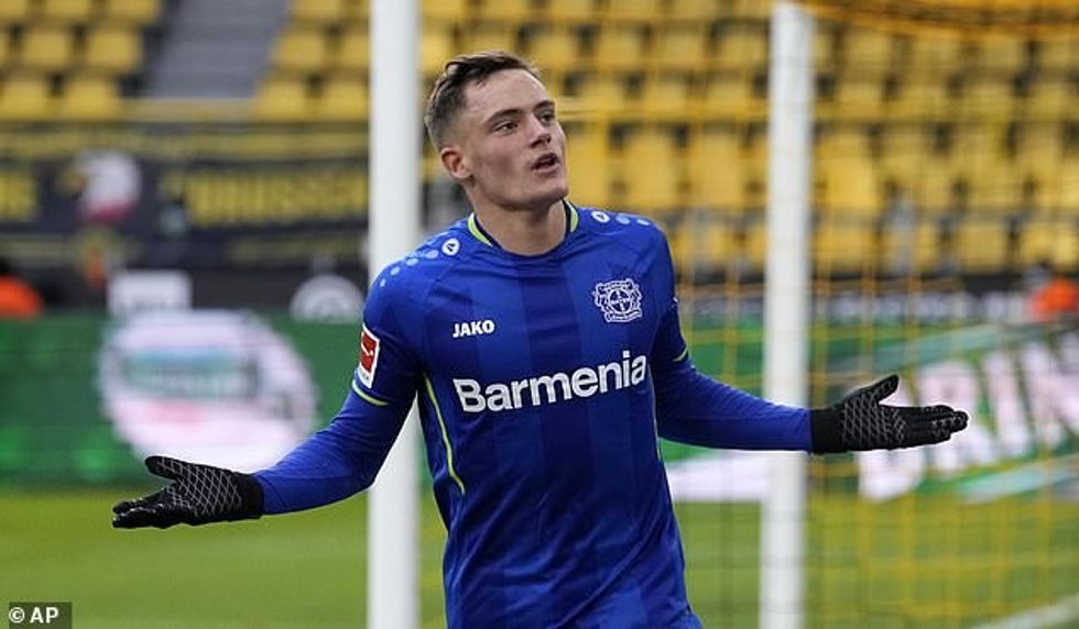 Trajneri spanjoll Alonso e krahasoi mesfushorin sulmues (në foto) me superyllin e PSG-së Lionel Messi