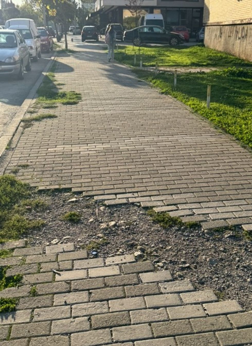 Trotuari i demtuar Ndreqe.com