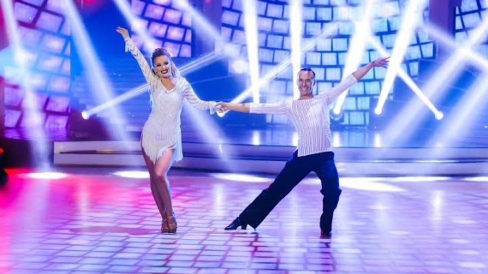 tuna shk euml lqen n euml dancing with the stars e l euml n euml hije dance with me video hd