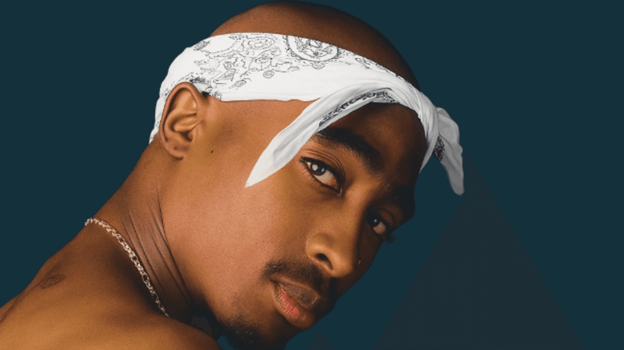 Familjarët e Tupac Shakur largohen nga salla e gjyqit pas pamjeve tronditëse të autopsisë së reperit Familjarët e Tupac Shakur largohen nga salla e gjyqit pas pamjeve tronditëse të autopsisë së reperit
