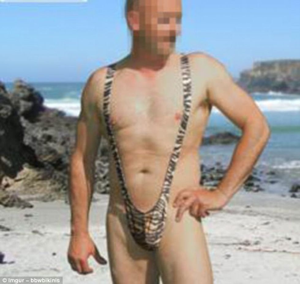 Turistët me kostumet më të çuditshme për plazh foto 6